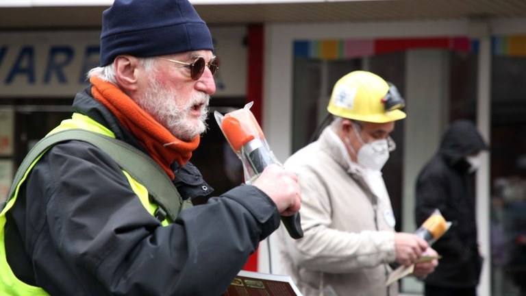 Konzentrierter, vollständiger Lockdown sofort!   „Betriebsferien für die ganze Republik!"