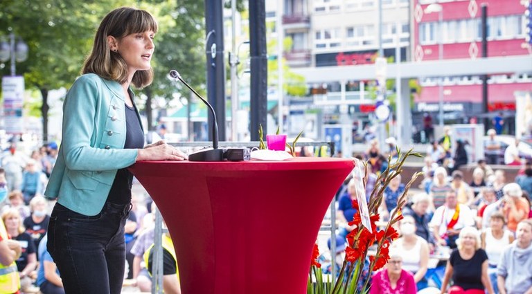 Gabi Fechtner: Zur neuen gesellschaftlichen Rolle der MLPD, zur Jugend und Ausblick